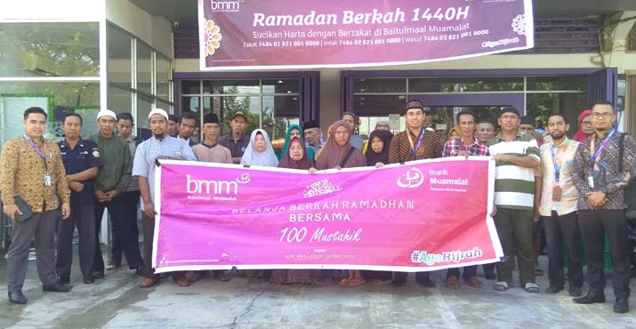 100 Kaum Duafa Kendari Diberi Kesempatan Belanja Gratis