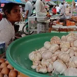 Harga Bawang Putih di Baubau Berangsur Turun Harga Bawang Putih di Baubau Berangsur Turun