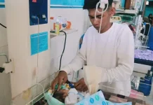 Usus Keluar dan Gizi Buruk, Dua Bayi di RSUD Bombana Kritis Usus Keluar dan Gizi Buruk, Dua Bayi di RSUD Bombana Kritis