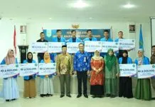 BRI Syariah Beri Beasiswa 12 Mahasiswa IAIN Kendari BRI Syariah Beri Beasiswa 12 Mahasiswa IAIN Kendari