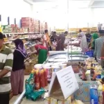 100 Kaum Duafa Kendari Diberi Kesempatan Belanja Gratis 100 Kaum Duafa Kendari Diberi Kesempatan Belanja Gratis