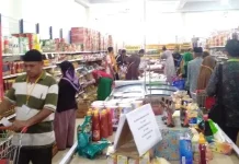 100 Kaum Duafa Kendari Diberi Kesempatan Belanja Gratis 100 Kaum Duafa Kendari Diberi Kesempatan Belanja Gratis