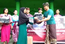 Solidaritas Umat Hindu Sultra Berbagi Takjil ke Umat Islam Solidaritas Umat Hindu Sultra Berbagi Takjil ke Umat Islam