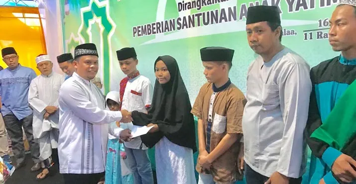 Buka Puasa Bersama Direksi ANTAM di Pomalaa, Santuni 185 Anak Panti Asuhan