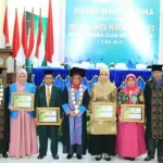 Dies Natalis ke-52, IAIN Kendari Beri Penghargaan IAIN Kendari Award Dies Natalis ke-52, IAIN Kendari Beri Penghargaan IAIN Kendari Award