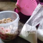 Warga Temukan Gula Pasir Palsu di Pasar Basah Mandonga Warga Temukan Gula Pasir Palsu di Pasar Basah Mandonga