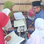 Perjuangan Anak-anak dan Lansia Belajar Alquran di Kampung Santri Langkoroni Perjuangan Anak-anak dan Lansia Belajar Alquran di Kampung Santri Langkoroni