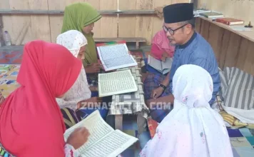 Perjuangan Anak-anak dan Lansia Belajar Alquran di Kampung Santri Langkoroni Perjuangan Anak-anak dan Lansia Belajar Alquran di Kampung Santri Langkoroni