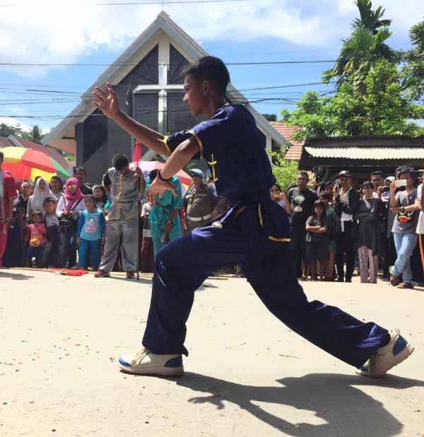 Begini Penampilan Berbagai Paguyuban di Pawai HUT Kendari