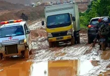 Jalan Trans Sulawesi Berlumpur, Pengendara Kesulitan Melintas Jalan Trans Sulawesi Berlumpur, Pengendara Kesulitan Melintas