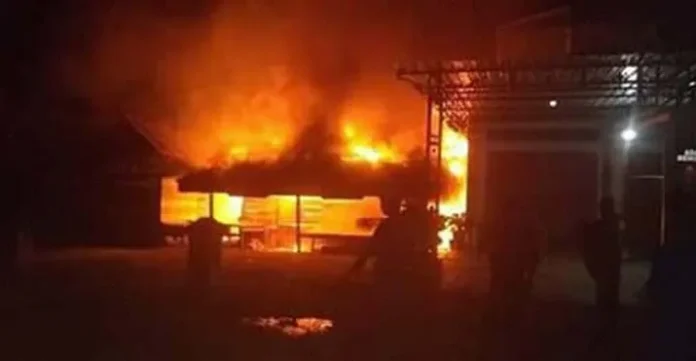 Kebakaran Di Kolut Dua Rumah Rata Dengan Tanah