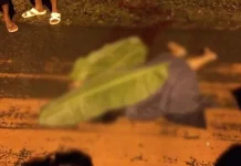Seorang Wanita Ditemukan Tewas Tergeletak di Pinggir Jalan Seorang Wanita Ditemukan Tewas Tergeletak di Pinggir Jalan