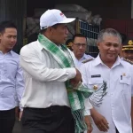 Mentan Akan Berikan Hadiah Bupati Konawe Dua Ekor Sapi Asal Belanda Kerap Terlambat Salurkan Pupuk, Mentan Pecat Distributor