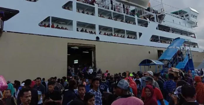 Mudik Jalur Laut Baubau Makin Padat