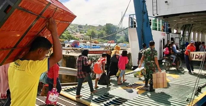 pemudik_kapal Sembilan Kapal Ini Siap Backup Kepadatan Penumpang Mudik di Sultra
