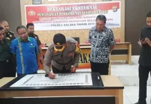 Polres Kolaka Deklarasi Zona Integritas Bebas Korupsi Polres Kolaka Deklarasi Zona Integritas Bebas Korupsi