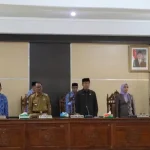 15 Anggota Dewan Tak Hadiri Penyerahan LKPj Bupati Konsel 15 Anggota Dewan Tak Hadiri Penyerahan LKPj Bupati Konsel