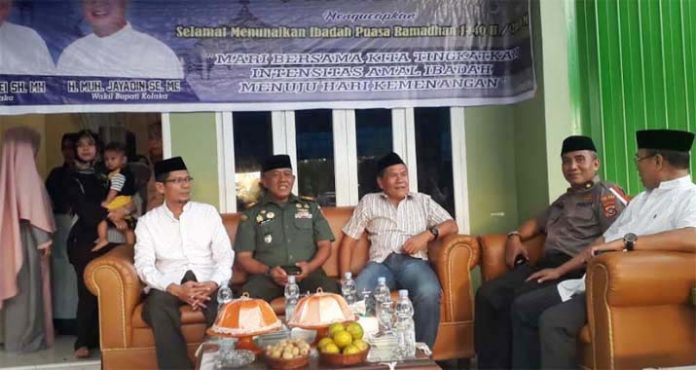 Safari Ramadan, Bupati Kolaka Ajak Warga Lebih Produktif Beribadah