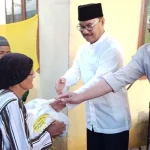 Safari Ramadan di Kolono Timur, Pemda Konsel Bagikan 150 Paket Sembako