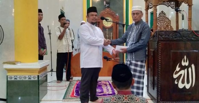 Safari Ramadan, ANTAM Bantu Dana Operasional 27 Masjid di Pomalaa