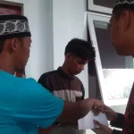 Alumni SMAN 1 Rumbia Santuni Bayi Penderita Usus Keluar Alumni SMAN 1 Rumbia Santuni Bayi Penderita Usus Keluar