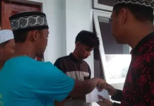 Alumni SMAN 1 Rumbia Santuni Bayi Penderita Usus Keluar Alumni SMAN 1 Rumbia Santuni Bayi Penderita Usus Keluar