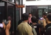 Pastikan Tak Ada Aktivitas, Massa Sweeping Ruang Kerja Wali Kota Kendari Pastikan Tak Ada Aktivitas, Massa Sweeping Ruang Kerja Wali Kota Kendari