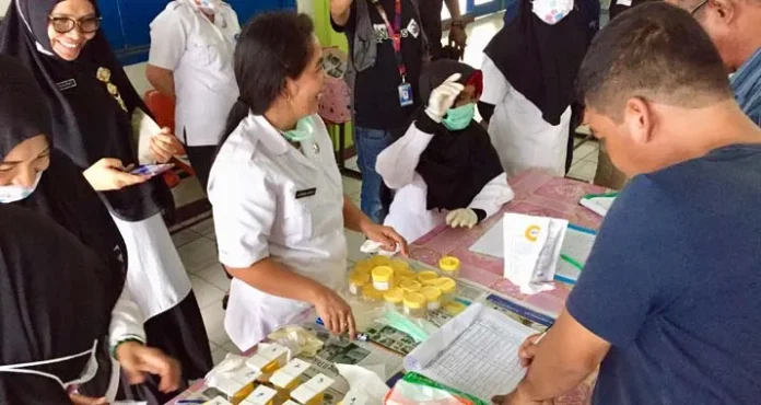 Awak Kapal Jalani Tes Urine di Pelabuhan Nusantara, Hasilnya Bersih