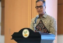 Mensos Serahkan Bantuan Bencana Alam dan Konflik Sosial di Sultra Gumiwang Kartasasmita Kemensos