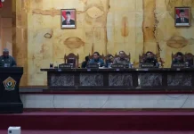 Gubernur Sampaikan Pertanggungjawaban APBD 2018 di DPRD Sultra Gubernur Sampaikan Pertanggungjawaban APBD 2018 di DPRD Sultra