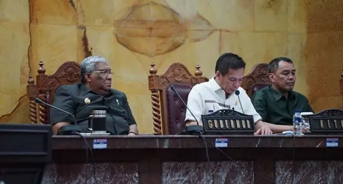 Tanggapan Fraksi-Fraksi DPRD Sultra Atas Raperda Pertanggungjawaban APBD 2018