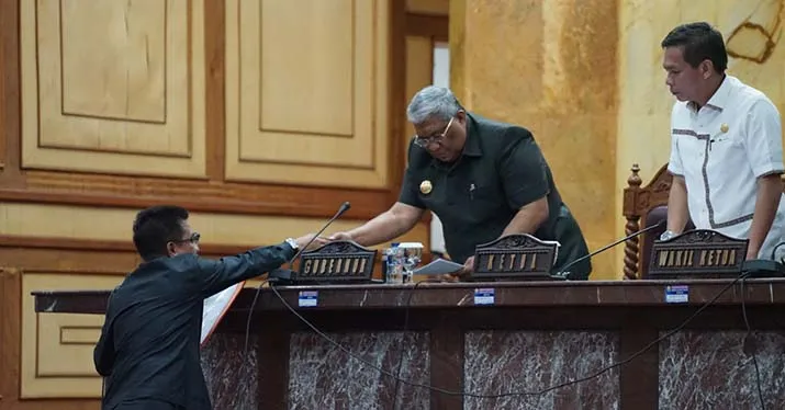 Tanggapan Fraksi-Fraksi DPRD Sultra Atas Raperda Pertanggungjawaban APBD 2018