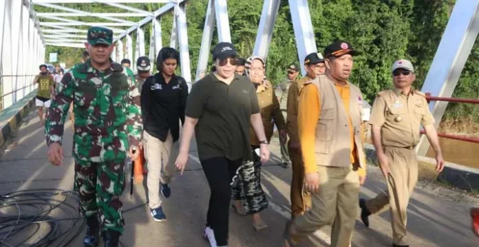 Agista Turun Langsung Bantu Korban Banjir di Konut