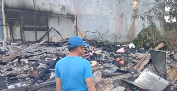 Diduga Korsleting Listrik, Empat Bangunan di Kendari Hangus Terbakar