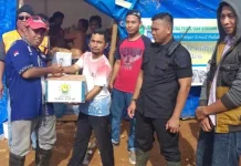 Pondok Pengajian Nurul Anwar Kendari Kirim Satu Truk Bantuan Korban Banjir Pondok Pengajian Nurul Anwar Kendari Kirim Satu Truk Bantuan Korban Banjir