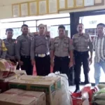 Polisi di Koltim Bantu Korban Banjir Uluiwoi dan Ueesi Polisi di Koltim Bantu Korban Banjir Uluiwoi dan Ueesi