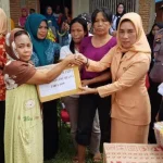 Darma Wanita Konsel Bantuan Korban Bencana di Angata Darma Wanita Konsel Bantuan Korban Bencana di Angata