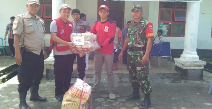 PMI Kolaka Salurkan Bantuan untuk Korban Banjir Konawe