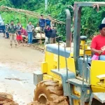 Bupati Konut Turun Langsung Tangani Tanah Lonsor Bupati Konut Turun Langsung Tangani Tanah Lonsor
