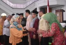 Lewat Halal Bihalal, UHO Pererat Silaturahmi antar Pegawai Lewat Halal Bihalal, UHO Pererat Silaturahmi antar Pegawai