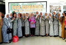 Ketua IBI Sultra Terharu dengan Perjuangan Bidan di Konut Ketua IBI Sultra Terharu dengan Perjuangan Bidan di Konut