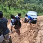Ruas Jalan di Kolut Rusak Parah, Satu Kecamatan Terancam Terisolir Ruas Jalan di Kolut Rusak Parah, Satu Kecamatan Terancam Terisolir