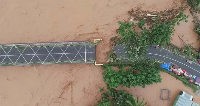 Jembatan Penghubung Sultra-Sulteng Amblas, Lima Kecamatan di Konut Terisolasi