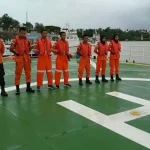 SAR Kerahkan KN Pacitan Evakuasi Kapal Pencari Telur Ikan di Perairan Wawonii SAR Kerahkan KN Pacitan Evakuasi Kapal Pencari Telur Ikan di Perairan Wawonii