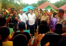 Ketika Panglima TNI dan Kapolri Disambut Senyum Anak-anak Korban Banjir Konut Kapolri Minta Pemerintah Telusur Akar Masalah Banjir di Konut