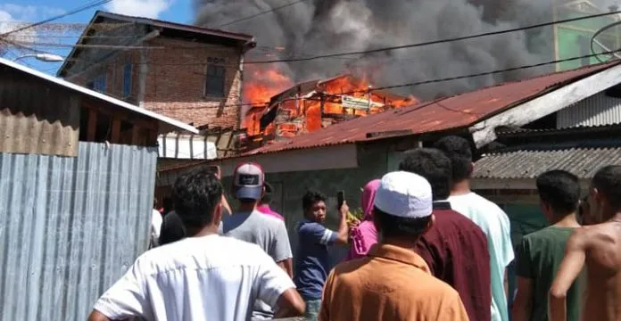 Kebakaran Hanguskan Empat Rumah Warga di Baubau