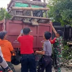 Kerja Bakti Massal, 10 Ton Sampah Diangkut dari Pasar di Kolut Kerja Bakti Massal, 10 Ton Sampah Diangkut dari Pasar di Kolut