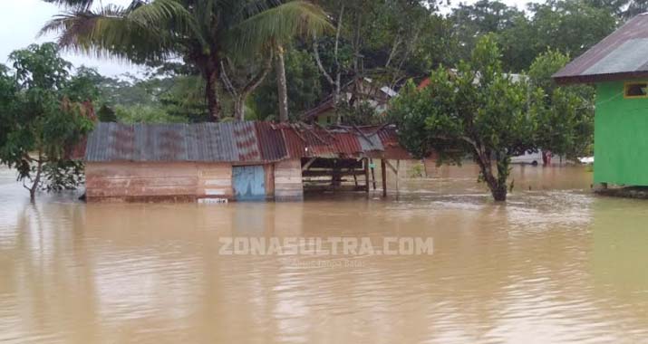 Banjir Sungai Wanggu Belum Surut, Belasan Warga Mulai Terserang Gatal-gatal