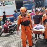 Penumpang Tewas di Atas Kapal Menuju Bajoe Sudah Diserahkan ke Keluarga Penumpang Tewas di Atas Kapal Menuju Bajoe Sudah Diserahkan ke Keluarga