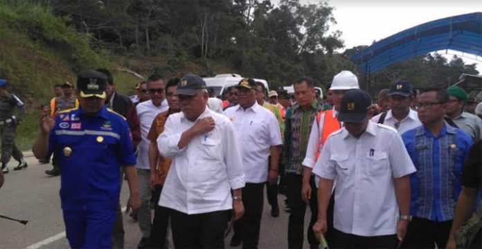 Kunjungi Konawe, Menteri PUPR Janji Tangani Kerusakan Infrastruktur